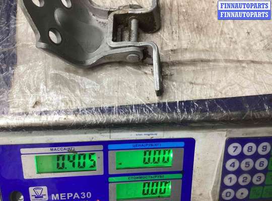 Петля двери на Hyundai Terracan