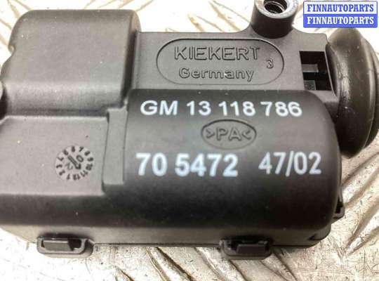 Активатор замка на Opel Zafira A