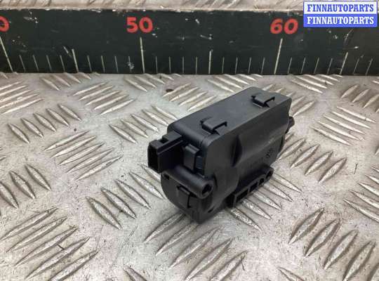 Активатор замка на Opel Zafira A