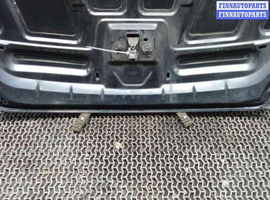 Капот на Ford Focus II