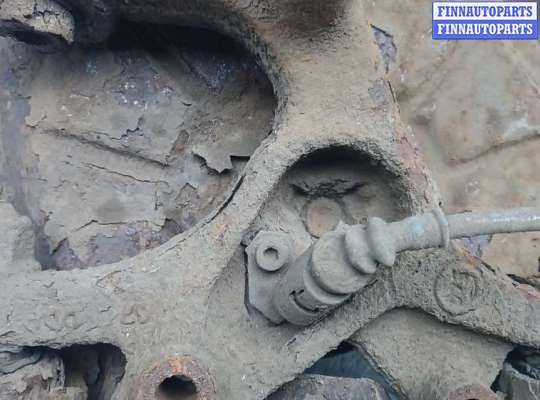 купить ступица задняя левая на VOLKSWAGEN JETTA 5