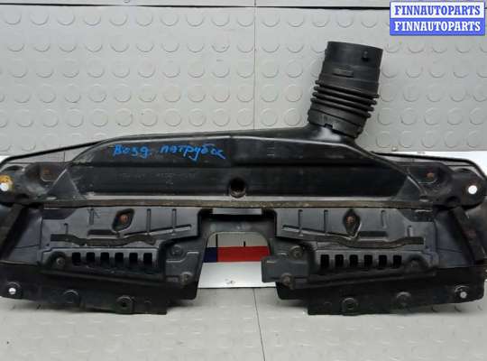 Планка телевизора верхняя на Infiniti Q50 (V37)