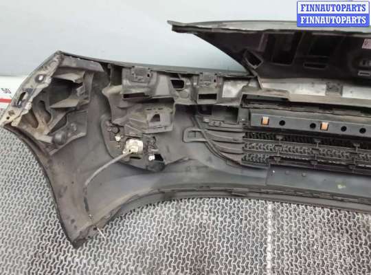 Бампер передний на Peugeot 207