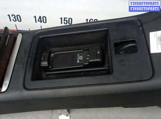 купить подлокотник центральный на AUDI A8 D3