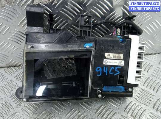 проектор TT903556 на TOYOTA PRIUS V ZFW41