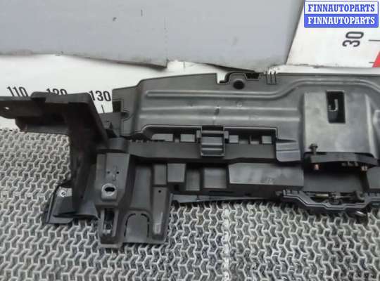 купить передняя панель крепления облицовки (телевизор) на PEUGEOT 5008