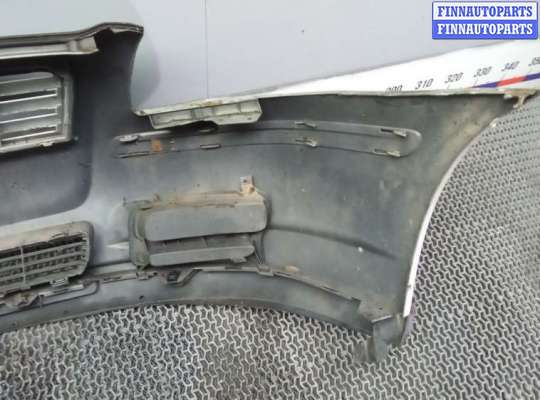 Бампер передний на Toyota Avensis II (T250)