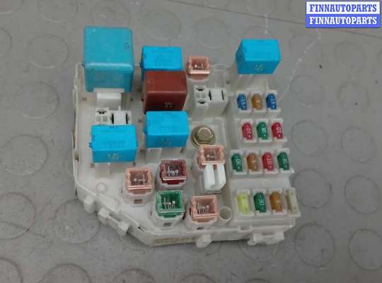 блок предохранителей TT956416 на TOYOTA RAV 4 XA20