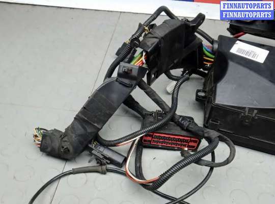 купить блок предохранителей на FORD ESCAPE 3