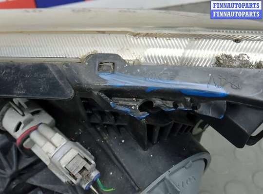 купить фара правая на TOYOTA AVENSIS T25