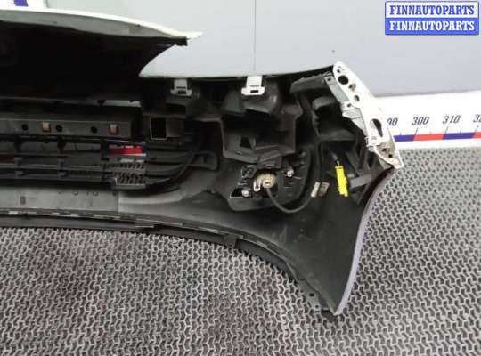 Бампер передний на Peugeot 207