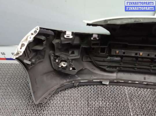 Бампер передний на Peugeot 207