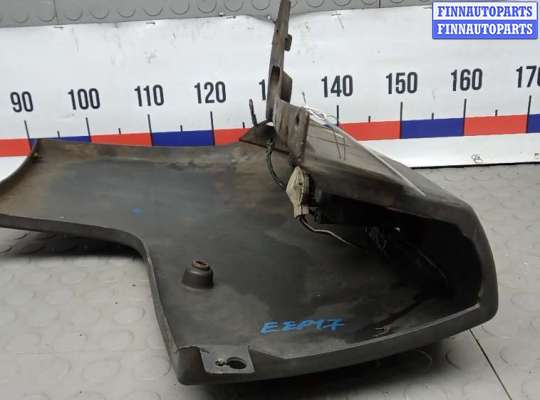 купить клык бампера задний левый на RENAULT TRAFIC 2