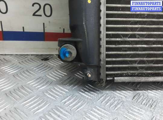 купить радиатор интеркулера на TOYOTA HILUX RN70