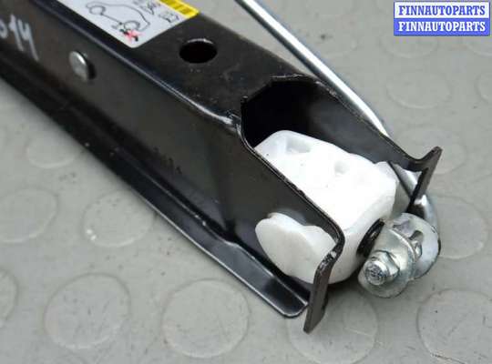 купить домкрат на SKODA RAPID