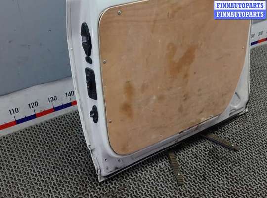 Стекло сдвижной двери на Volkswagen Caddy III (2K)