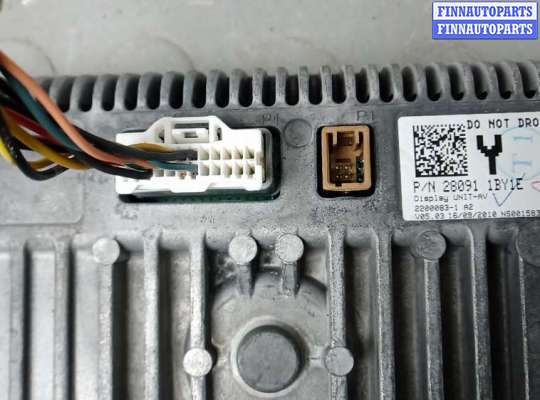 Дисплей бортового компьютера на Nissan X-Trail II (T31)