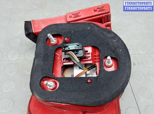 купить фонарь задний правый на VOLKSWAGEN PASSAT B6