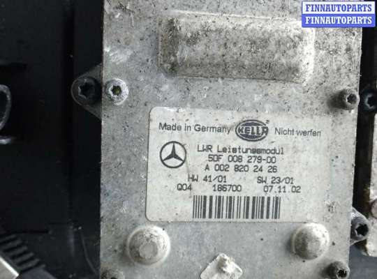 Фара передняя на Mercedes-Benz E (W211)