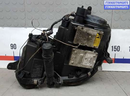 Фара передняя на Mercedes-Benz E (W211)