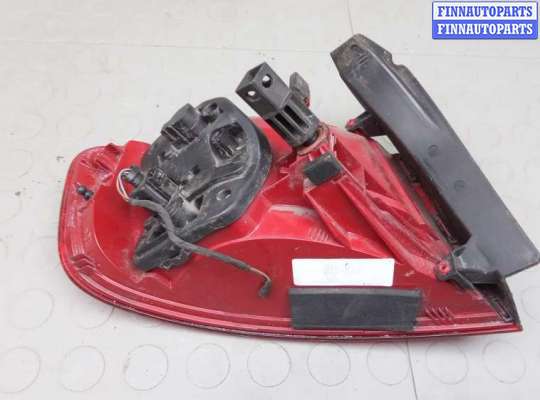 купить фонарь задний правый на AUDI A4 B8