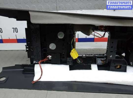 купить подлокотник центральный на VOLKSWAGEN TOUAREG 7L