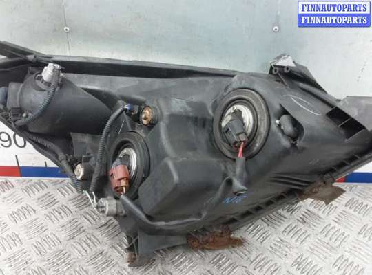 купить фара левая на TOYOTA COROLLA VERSO 2