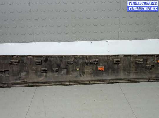 купить молдинг двери задней правой на AUDI Q7