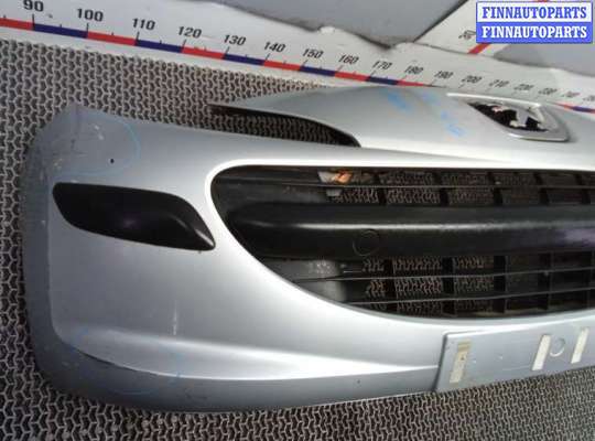 Бампер передний на Peugeot 207