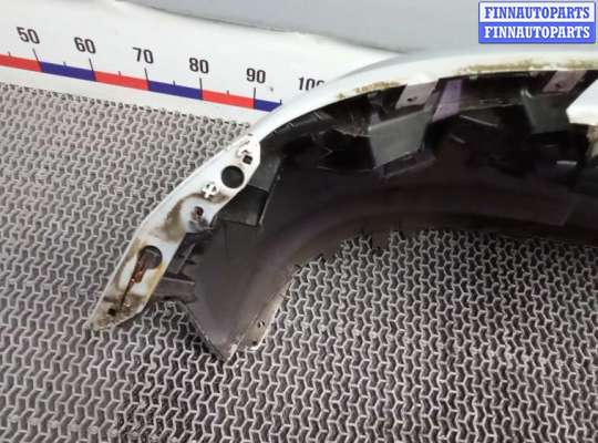 Бампер передний на Peugeot 207