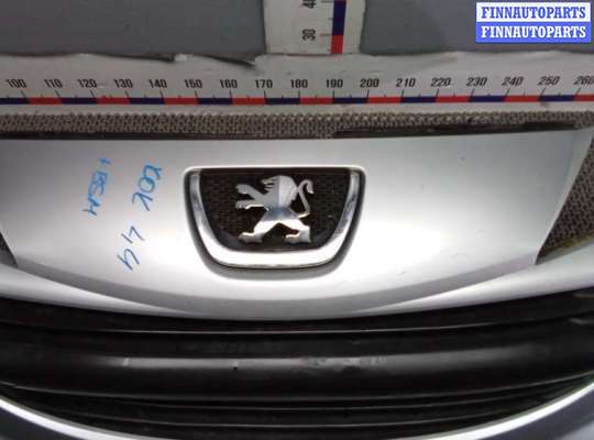 Бампер передний на Peugeot 207