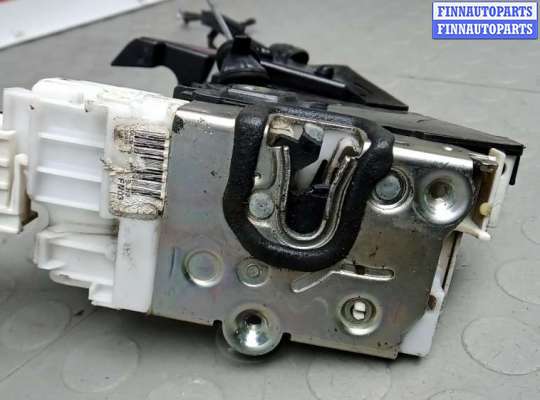 Замок боковой двери на Mercedes-Benz A (W169)