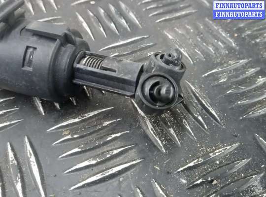 Моторчик (насос) омывателя на Mercedes-Benz C (W204)