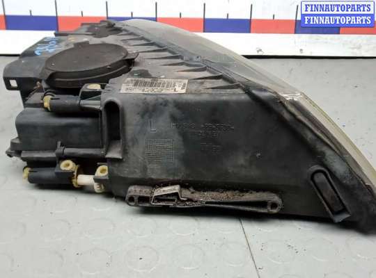 Фара передняя на Volkswagen Touareg I (7L)