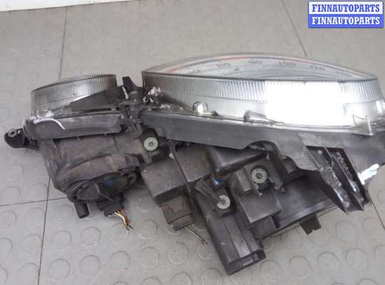 Фара передняя на Mercedes-Benz E (W211)