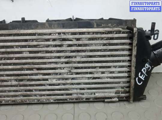 купить радиатор интеркулера на OPEL VIVARO