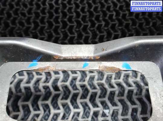 Бампер передний на Land Rover Discovery III