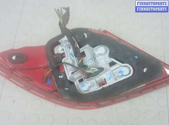 купить фонарь задний правый на MERCEDES BENZ C-CLASS W204