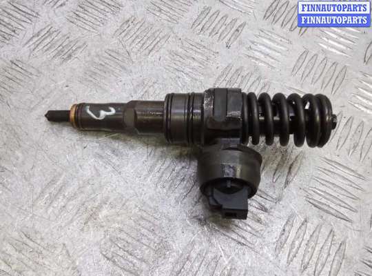 Форсунка топливная на Volkswagen Jetta V (1K)