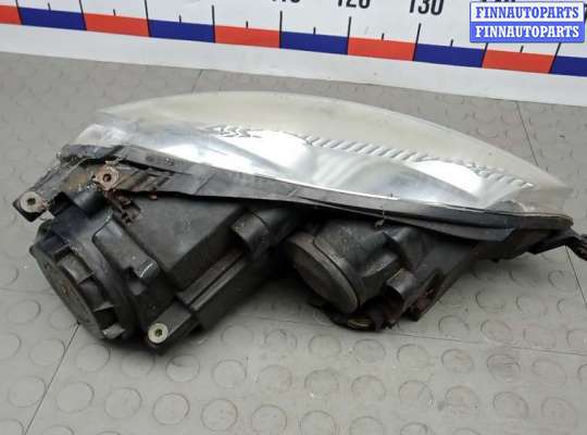 Фара передняя на Volkswagen Golf V (1K)