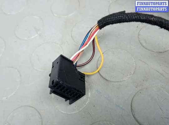 купить зеркало наружное левое на SKODA OCTAVIA A7