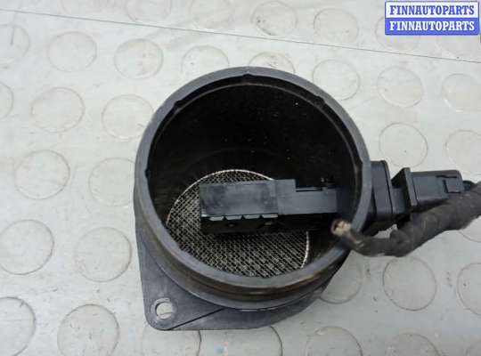 Датчик расхода воздуха (ДМРВ) на Volkswagen Tiguan I (5N)