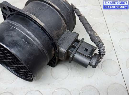 Датчик расхода воздуха (ДМРВ) на Volkswagen Tiguan I (5N)