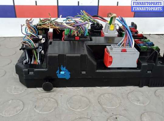 купить блок предохранителей на PEUGEOT 307