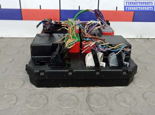 купить блок предохранителей на PEUGEOT 307