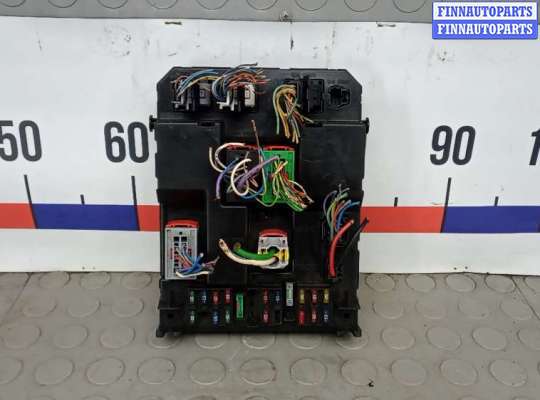 купить блок предохранителей на PEUGEOT 307