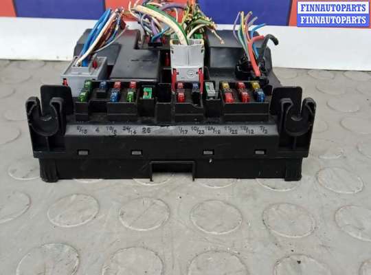 купить блок предохранителей на PEUGEOT 307