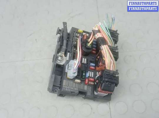 блок предохранителей PG1140689 на PEUGEOT 308 1