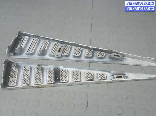 купить молдинг крыши на CADILLAC ESCALADE 2