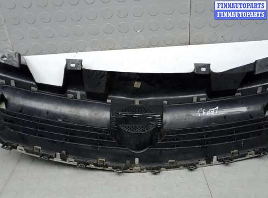 Решетка радиатора на Opel Zafira B